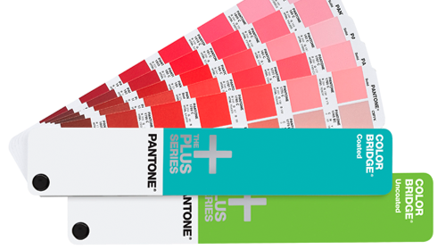 Pantone PLUS Fächer coated und uncoated